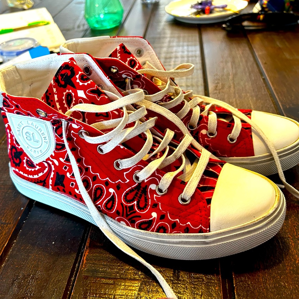 St-Laurent Paris bandana print sneakers 36 1/2 . Worn once ! Too small for me !